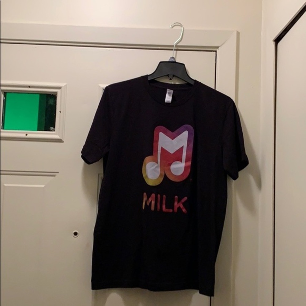 Samsung Milk  Graphic T Shirt  Pre Owned l…